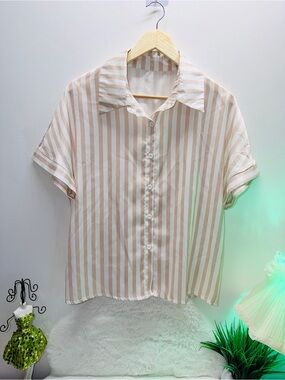 Satin Striped Button-Down Short Sleeve Top in Beige and White Effortless 🔥